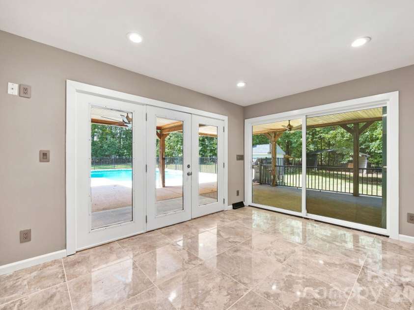5225 Mayhew Country Drive, Mint Hill, NC 28227.  MLS# CAR4419297, YatesRealty ID 47577. 