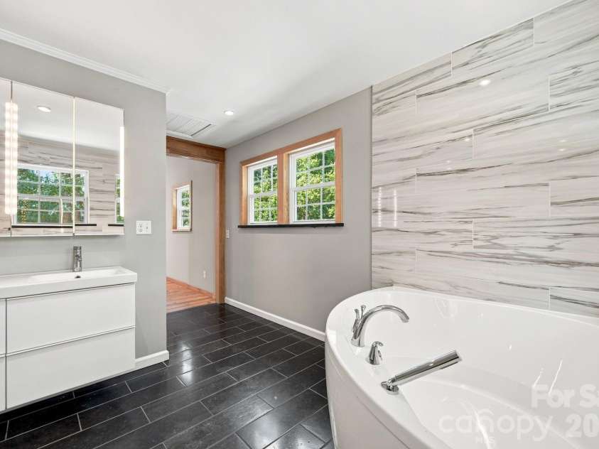 5225 Mayhew Country Drive, Mint Hill, NC 28227.  MLS# CAR4419297, YatesRealty ID 47577. 