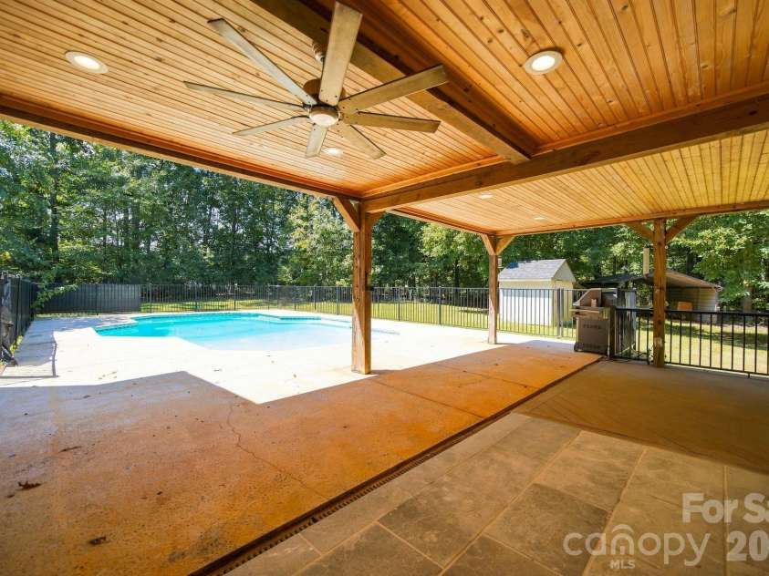 5225 Mayhew Country Drive, Mint Hill, NC 28227.  MLS# CAR4419297, YatesRealty ID 47577. 