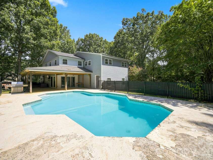 5225 Mayhew Country Drive, Mint Hill, NC 28227.  MLS# CAR4419297, YatesRealty ID 47577. 