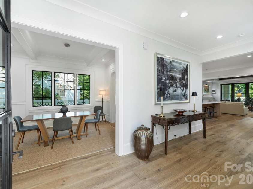 2714 Selwyn Avenue, Charlotte, NC 28209.  MLS# CAR4354607, YatesRealty ID 4758. 