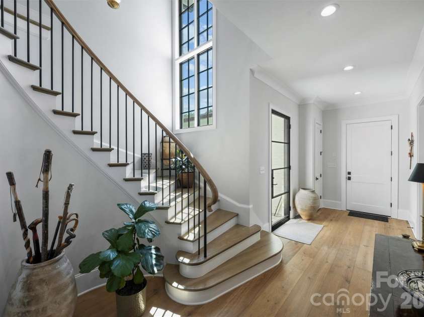 2714 Selwyn Avenue, Charlotte, NC 28209.  MLS# CAR4354607, YatesRealty ID 4758. 