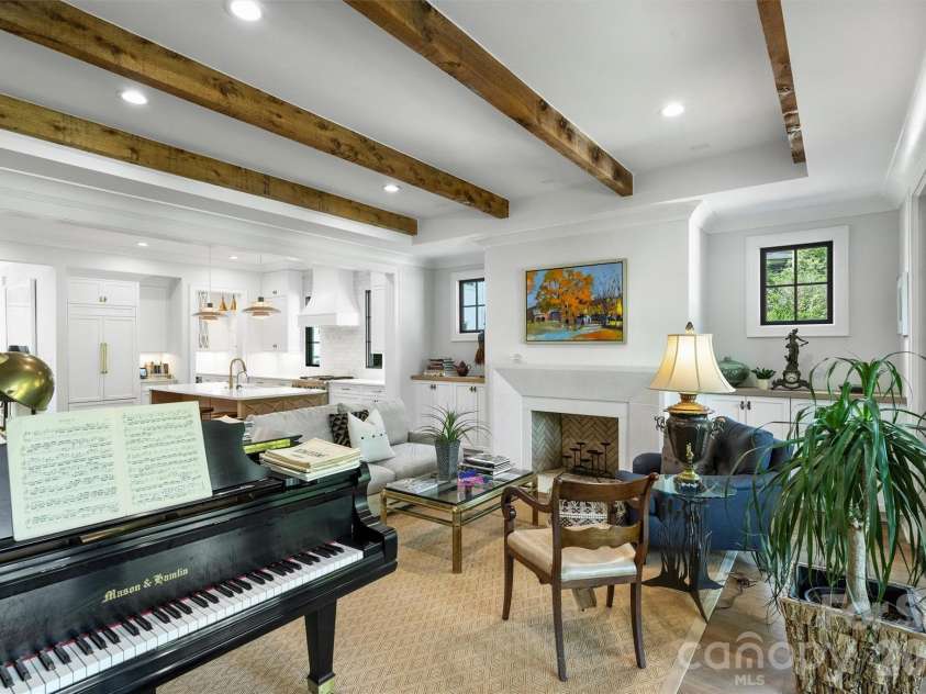 2714 Selwyn Avenue, Charlotte, NC 28209.  MLS# CAR4354607, YatesRealty ID 4758. 