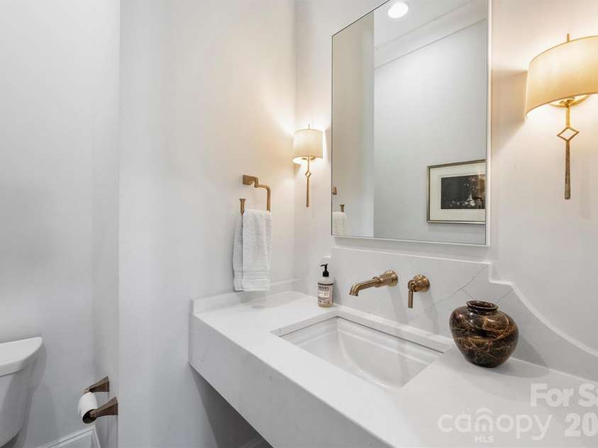 2714 Selwyn Avenue, Charlotte, NC 28209.  MLS# CAR4354607, YatesRealty ID 4758. 
