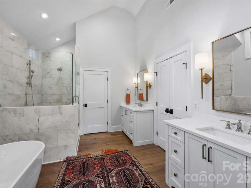 2714 Selwyn Avenue, Charlotte, NC 28209.  MLS# CAR4354607, YatesRealty ID 4758. 