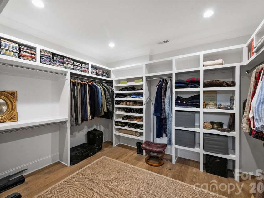 2714 Selwyn Avenue, Charlotte, NC 28209.  MLS# CAR4354607, YatesRealty ID 4758. 