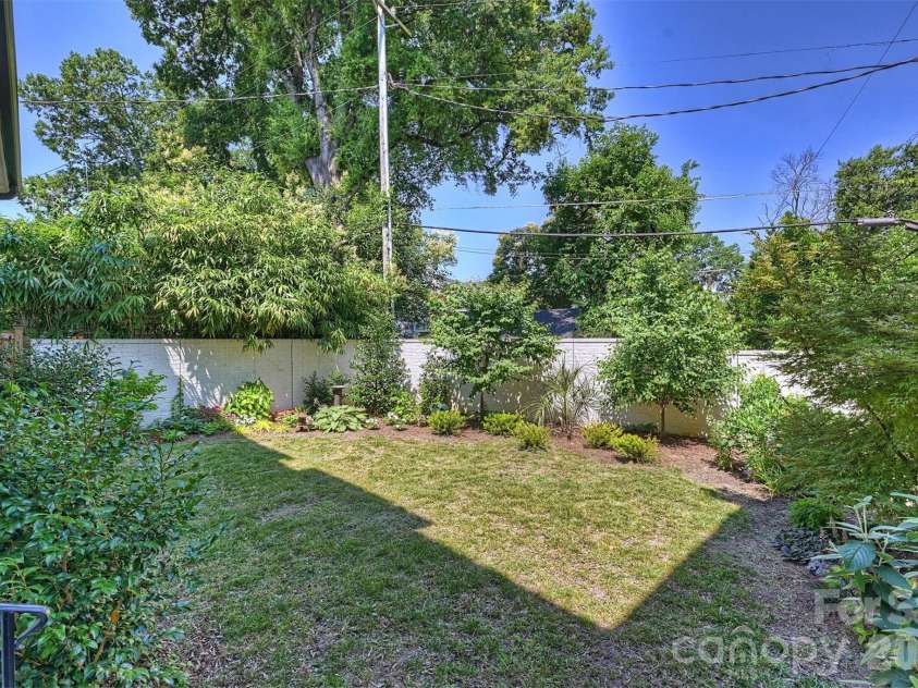 2714 Selwyn Avenue, Charlotte, NC 28209.  MLS# CAR4354607, YatesRealty ID 4758. 