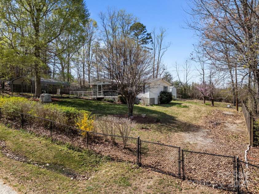 404 Forest Winds Drive, Salisbury, NC 28144.  MLS# CAR4241136, YatesRealty ID 4758. 