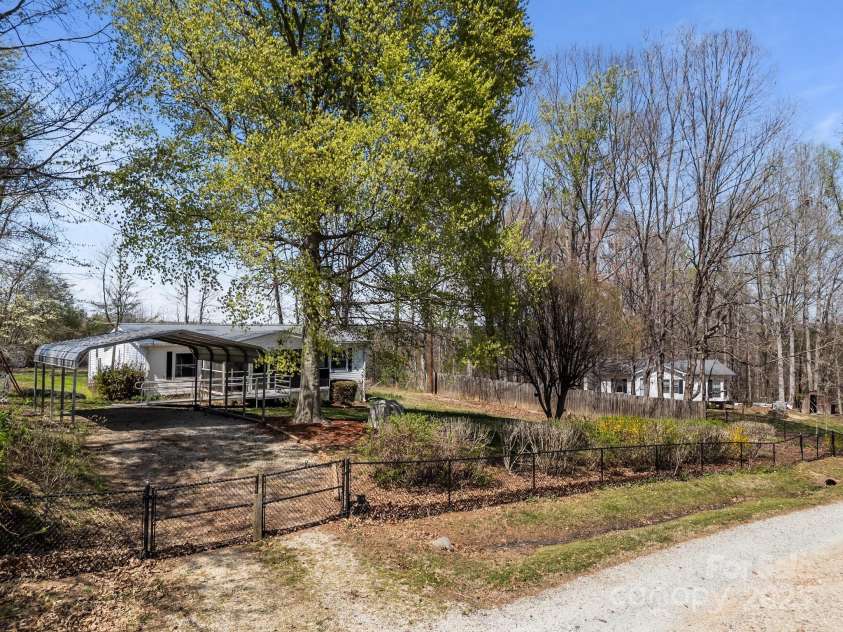 404 Forest Winds Drive, Salisbury, NC 28144.  MLS# CAR4241136, YatesRealty ID 4758. 