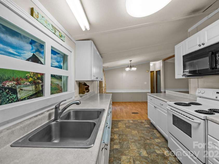 404 Forest Winds Drive, Salisbury, NC 28144.  MLS# CAR4241136, YatesRealty ID 4758. 