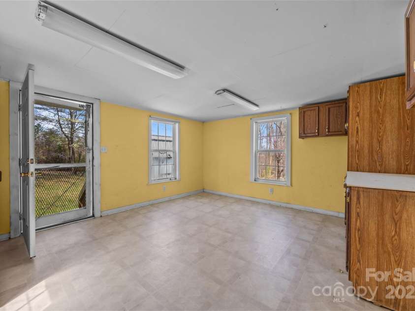 404 Forest Winds Drive, Salisbury, NC 28144.  MLS# CAR4241136, YatesRealty ID 4758. 