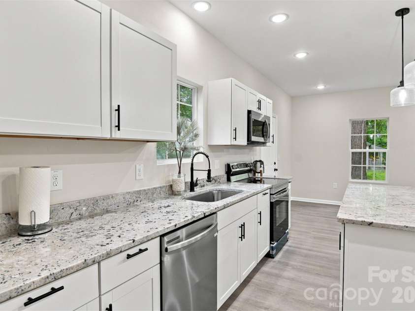 2254 lula Street, Winston Salem, NC 27101.  MLS# CAR4416956, YatesRealty ID 47580. 