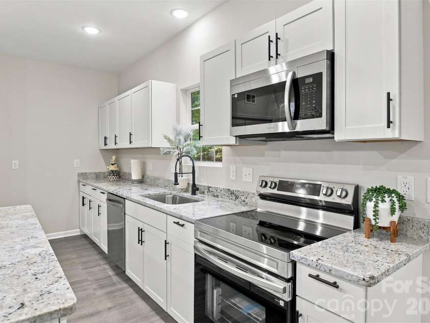 2254 lula Street, Winston Salem, NC 27101.  MLS# CAR4416956, YatesRealty ID 47580. Kitchen