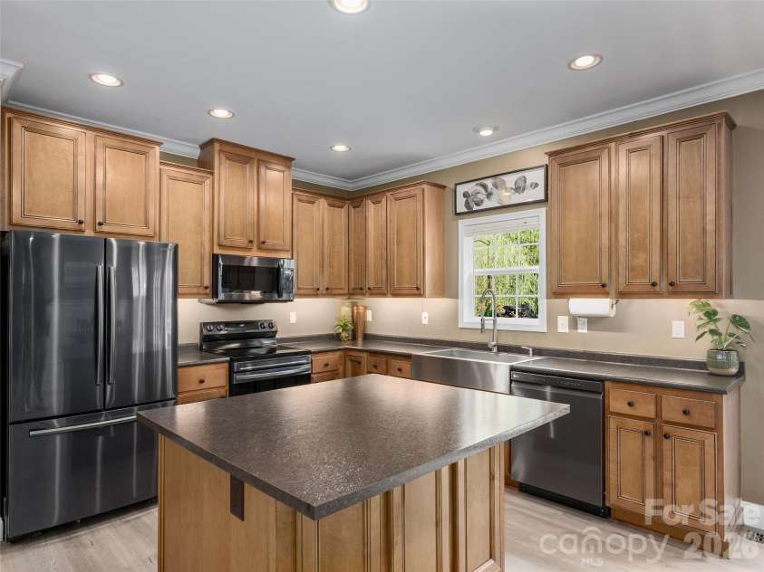 64 Luther Cove Road, Candler, NC 28715.  MLS# CAR4419365, YatesRealty ID 47581. 