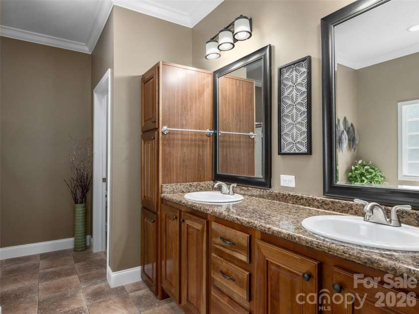 64 Luther Cove Road, Candler, NC 28715.  MLS# CAR4419365, YatesRealty ID 47581. 