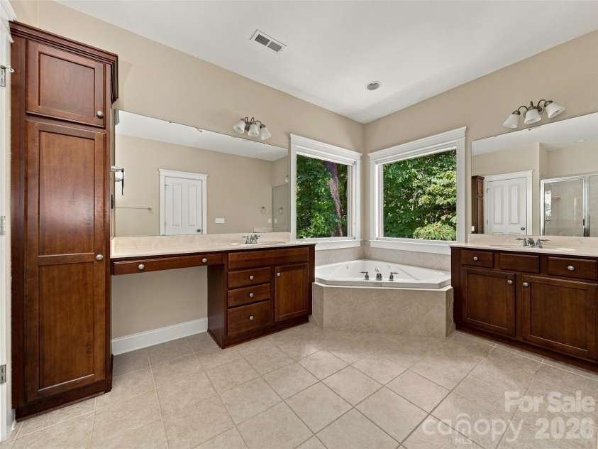 24 Greenwells Glory Drive, Biltmore Lake, NC 28715.  MLS# CAR4419333, YatesRealty ID 47582. 