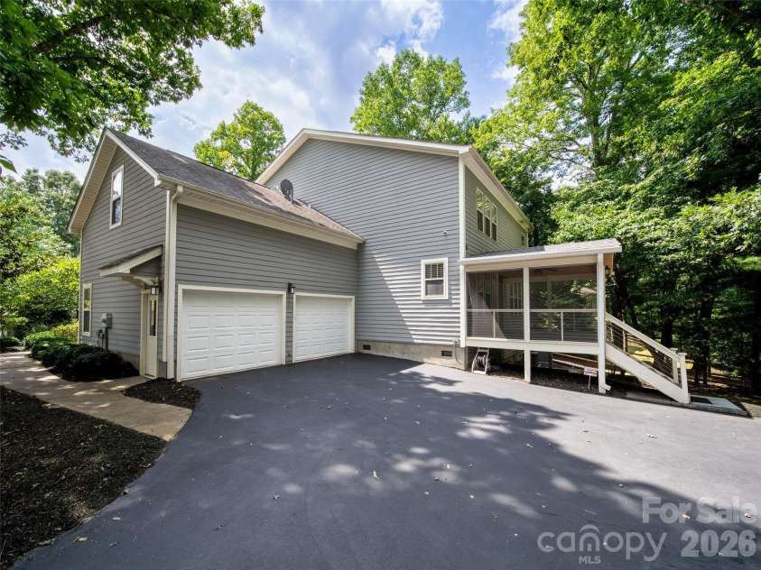 24 Greenwells Glory Drive, Biltmore Lake, NC 28715.  MLS# CAR4419333, YatesRealty ID 47582. 