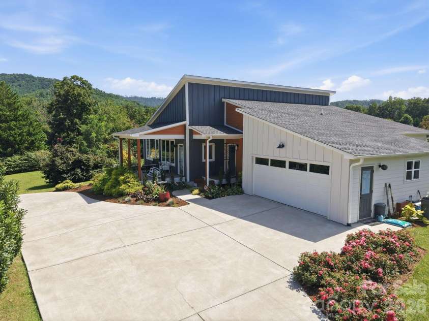 112 Upper Grove Lane, Weaverville, NC 28787.  MLS# CAR4419370, YatesRealty ID 47583. 