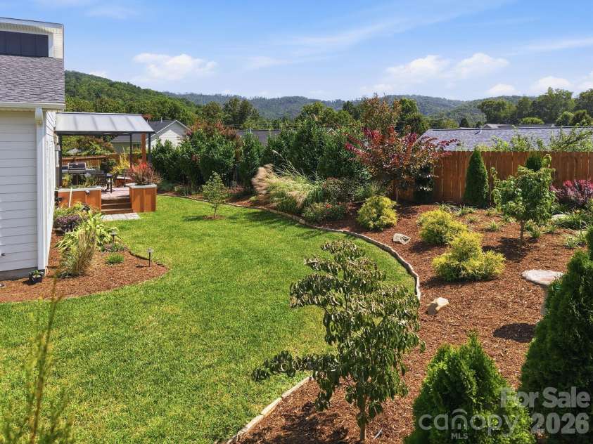 112 Upper Grove Lane, Weaverville, NC 28787.  MLS# CAR4419370, YatesRealty ID 47583. 