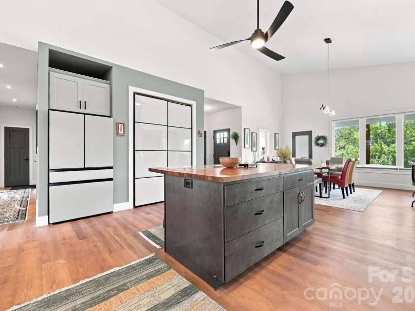 112 Upper Grove Lane, Weaverville, NC 28787.  MLS# CAR4419370, YatesRealty ID 47583. 
