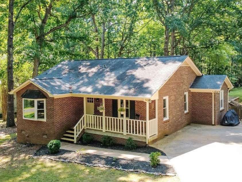 6713 High Gap Road, Waxhaw, NC 28173.  MLS# CAR4419220, YatesRealty ID 47585. 