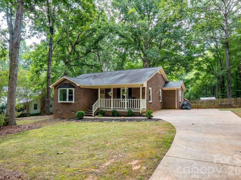 6713 High Gap Road, Waxhaw, NC 28173.  MLS# CAR4419220, YatesRealty ID 47585. 