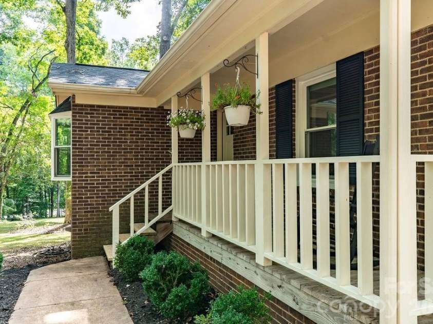 6713 High Gap Road, Waxhaw, NC 28173.  MLS# CAR4419220, YatesRealty ID 47585. 