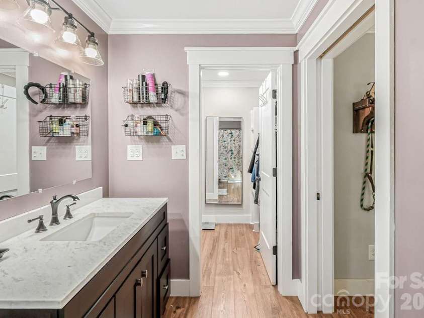 6713 High Gap Road, Waxhaw, NC 28173.  MLS# CAR4419220, YatesRealty ID 47585. 