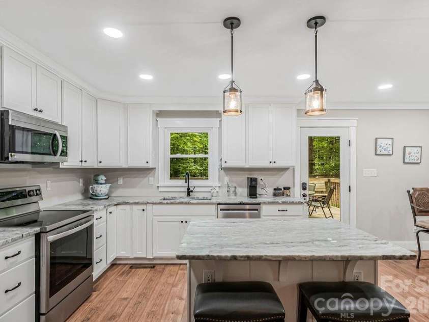 6713 High Gap Road, Waxhaw, NC 28173.  MLS# CAR4419220, YatesRealty ID 47585. 