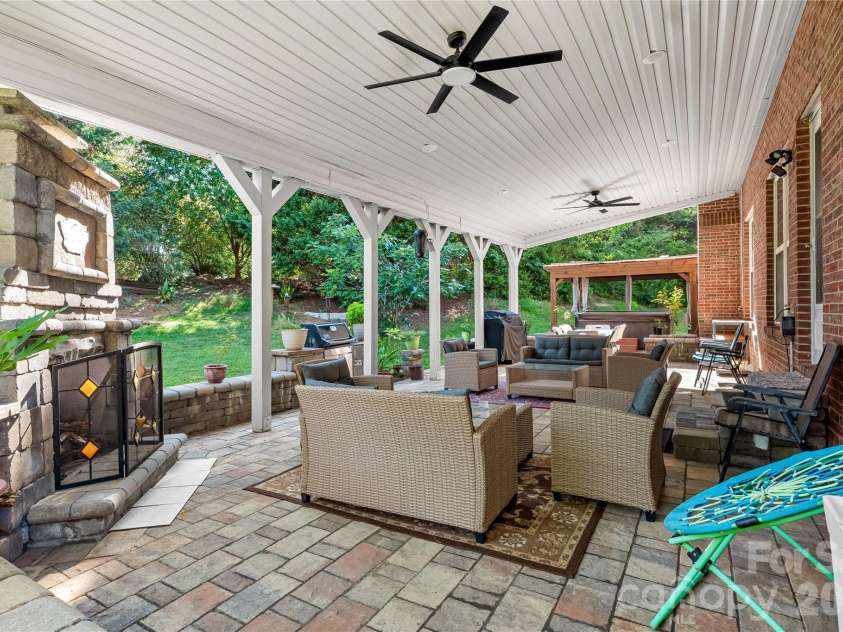 21717 Shoveller Court, Cornelius, NC 28031.  MLS# CAR4417399, YatesRealty ID 47586. 