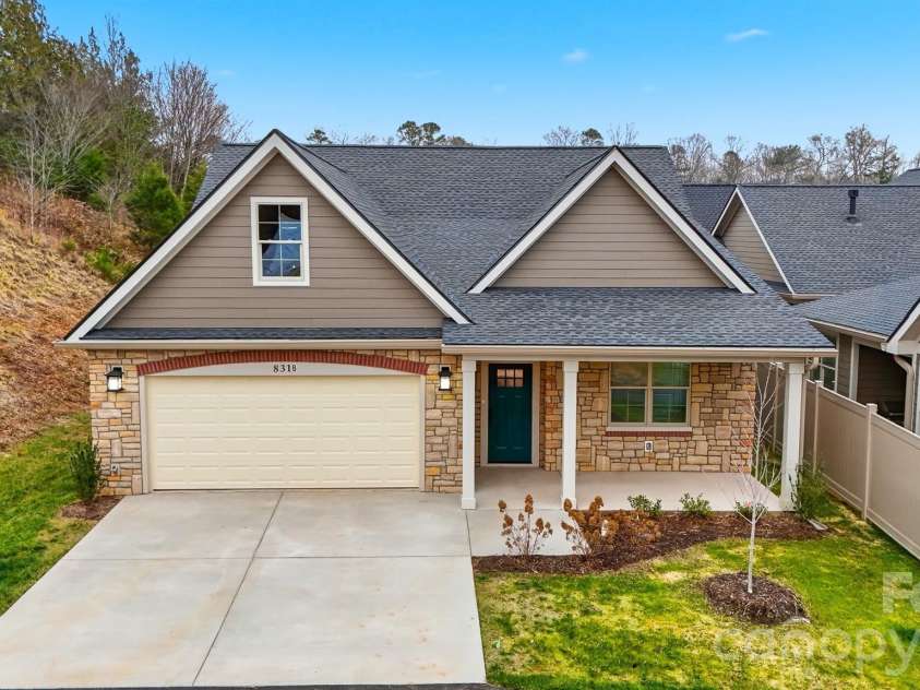 827C Wynnshire Drive, Hickory, NC 28601.  MLS# CAR4418922, YatesRealty ID 47587. 