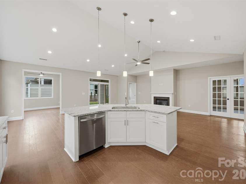 827C Wynnshire Drive, Hickory, NC 28601.  MLS# CAR4418922, YatesRealty ID 47587. 