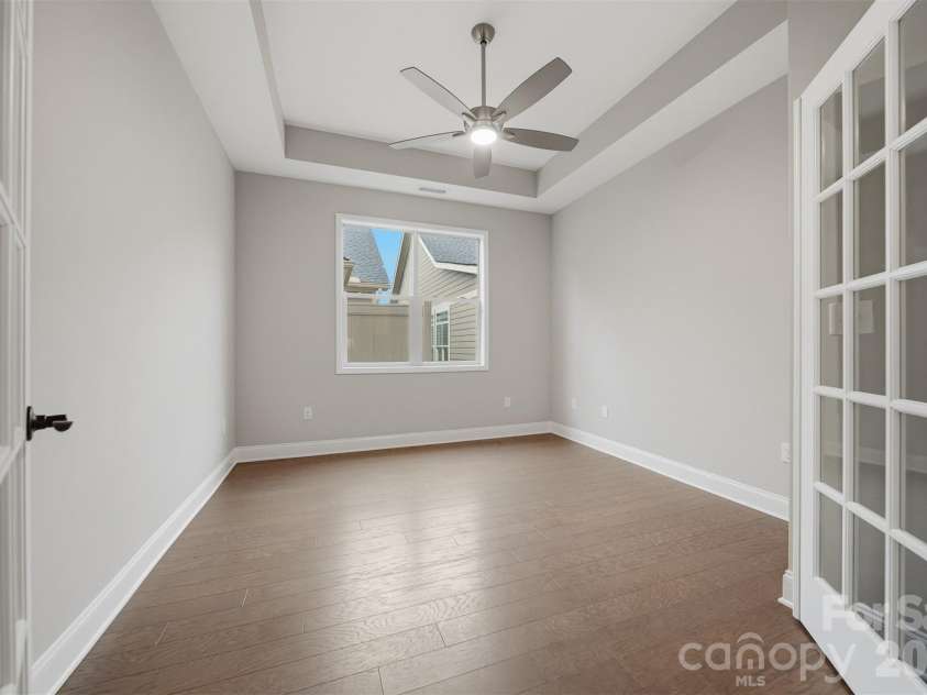827C Wynnshire Drive, Hickory, NC 28601.  MLS# CAR4418922, YatesRealty ID 47587. 