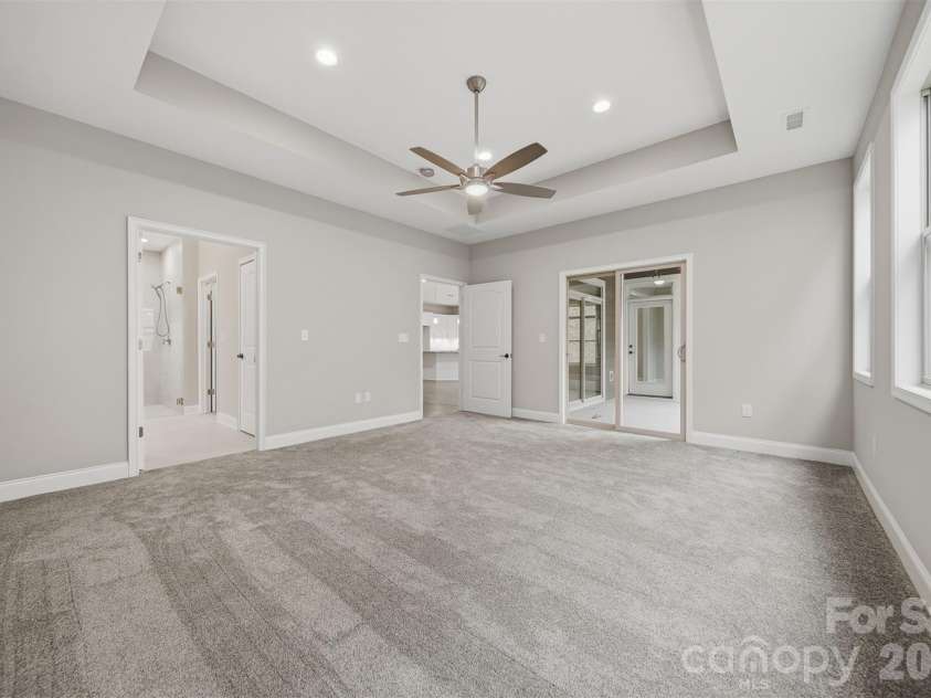 827C Wynnshire Drive, Hickory, NC 28601.  MLS# CAR4418922, YatesRealty ID 47587. 