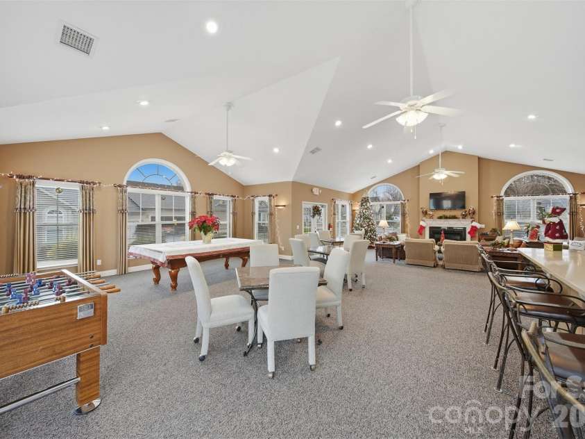827C Wynnshire Drive, Hickory, NC 28601.  MLS# CAR4418922, YatesRealty ID 47587. 