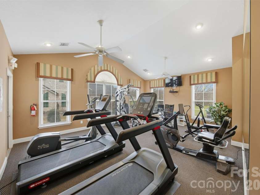 827C Wynnshire Drive, Hickory, NC 28601.  MLS# CAR4418922, YatesRealty ID 47587. 
