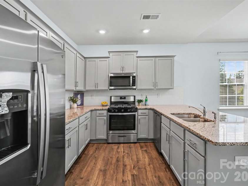 7594 Stonehouse Drive, Gastonia, NC 28056.  MLS# CAR4419049, YatesRealty ID 47588. 7594 Stonehouse