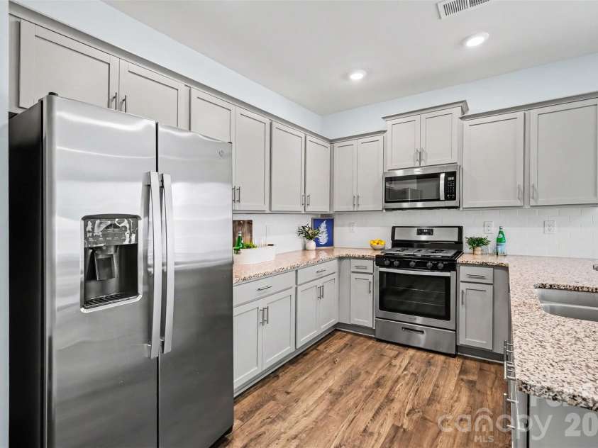 7594 Stonehouse Drive, Gastonia, NC 28056.  MLS# CAR4419049, YatesRealty ID 47588. 7594 Stonehouse