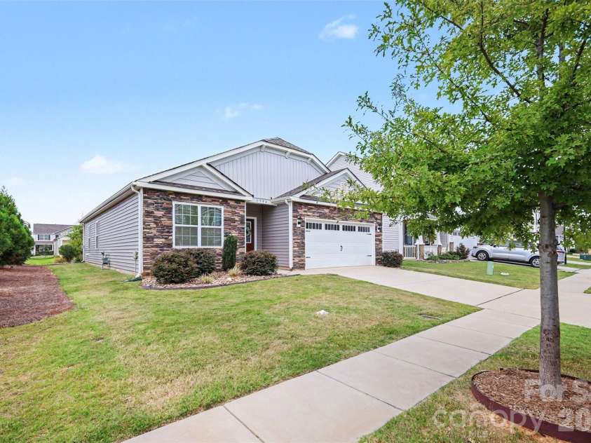 7594 Stonehouse Drive, Gastonia, NC 28056.  MLS# CAR4419049, YatesRealty ID 47588. 7594 Stonehouse