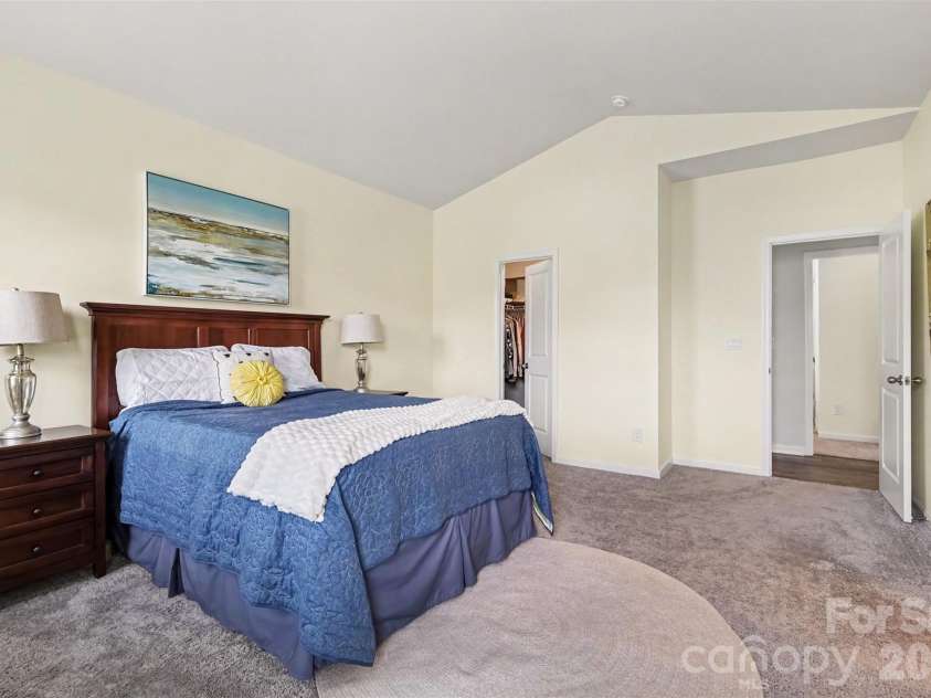 7594 Stonehouse Drive, Gastonia, NC 28056.  MLS# CAR4419049, YatesRealty ID 47588. Vaulted Ceiling