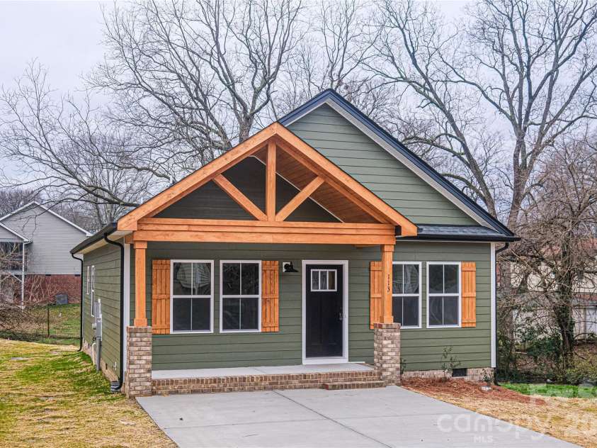 113 Chestnut Drive, Concord, NC 28025.  MLS# CAR4417389, YatesRealty ID 47589. 