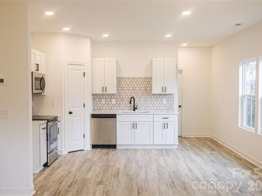 113 Chestnut Drive, Concord, NC 28025.  MLS# CAR4417389, YatesRealty ID 47589. 