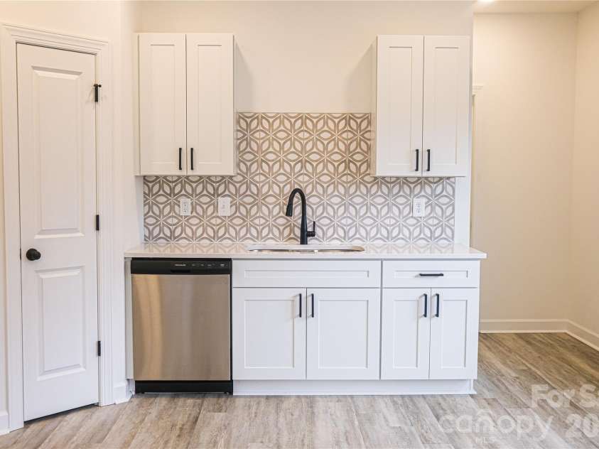 113 Chestnut Drive, Concord, NC 28025.  MLS# CAR4417389, YatesRealty ID 47589. 