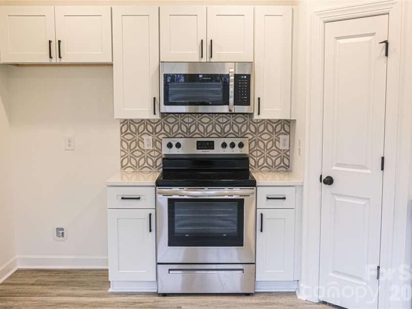 113 Chestnut Drive, Concord, NC 28025.  MLS# CAR4417389, YatesRealty ID 47589. 