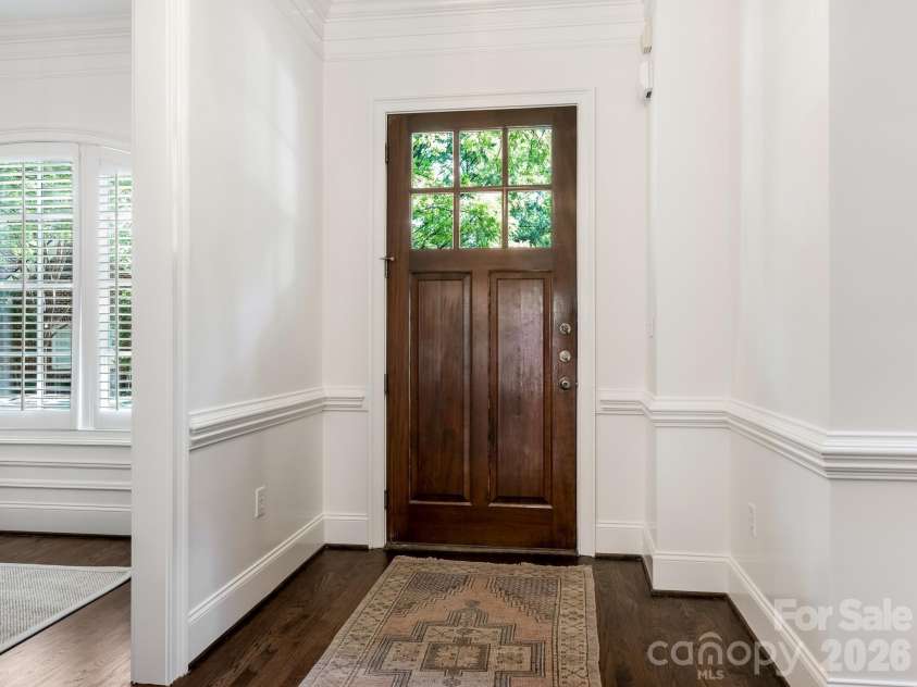 221 Crownsgate Court, Charlotte, NC 28207.  MLS# CAR4417908, YatesRealty ID 47590. 