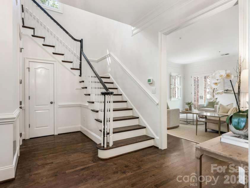 221 Crownsgate Court, Charlotte, NC 28207.  MLS# CAR4417908, YatesRealty ID 47590. 