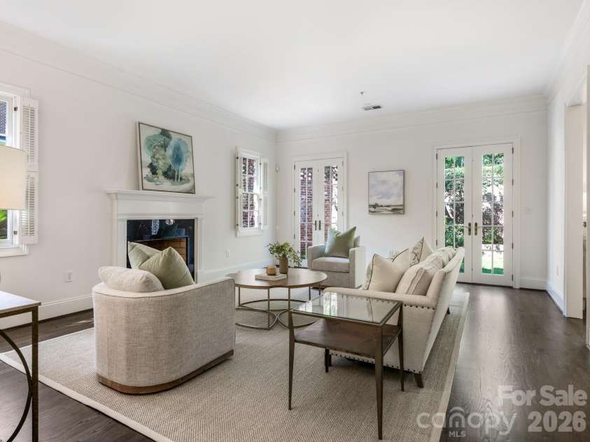 221 Crownsgate Court, Charlotte, NC 28207.  MLS# CAR4417908, YatesRealty ID 47590. 