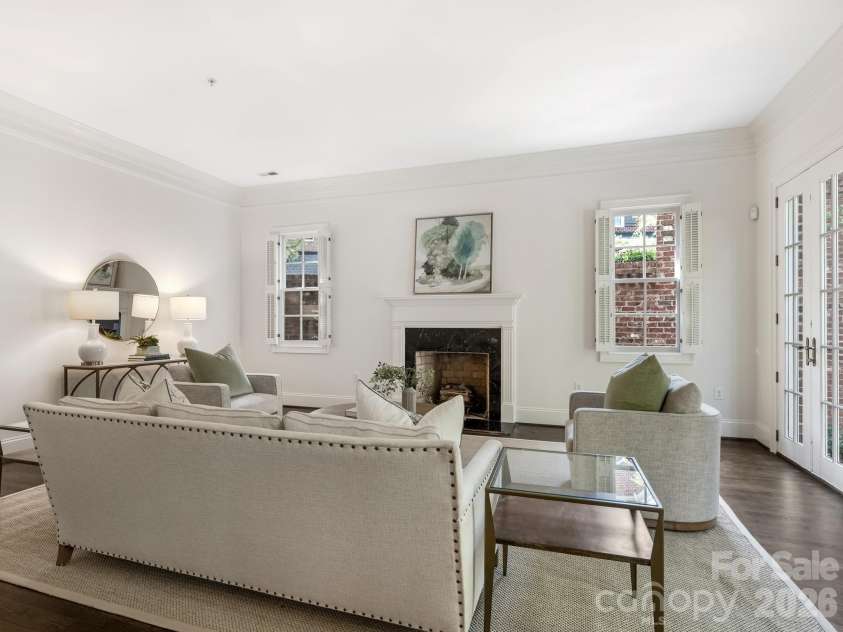 221 Crownsgate Court, Charlotte, NC 28207.  MLS# CAR4417908, YatesRealty ID 47590. 