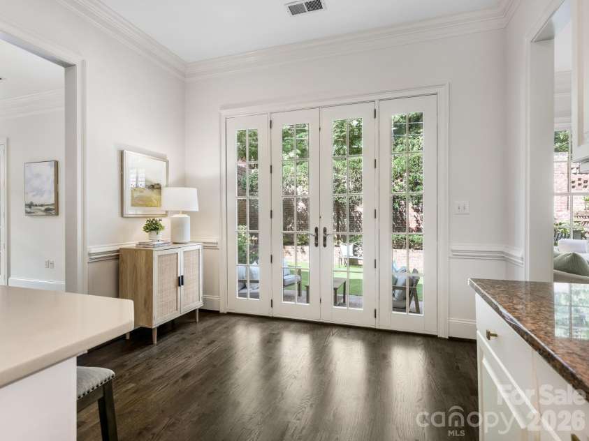221 Crownsgate Court, Charlotte, NC 28207.  MLS# CAR4417908, YatesRealty ID 47590. 