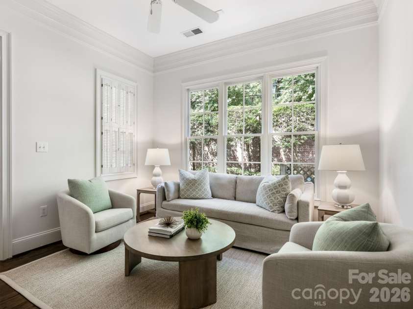 221 Crownsgate Court, Charlotte, NC 28207.  MLS# CAR4417908, YatesRealty ID 47590. 